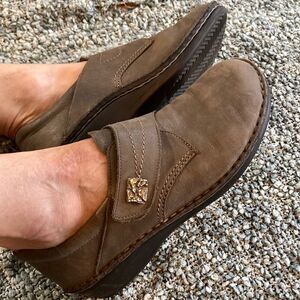 FINN COMFORT Velcro strap taupe leather wide round toe size 39